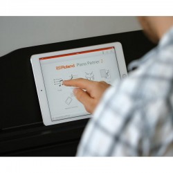 RP102-BK-piano_partner2_hero