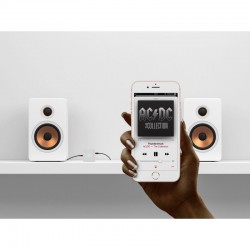 H10996-wicastplay_scene