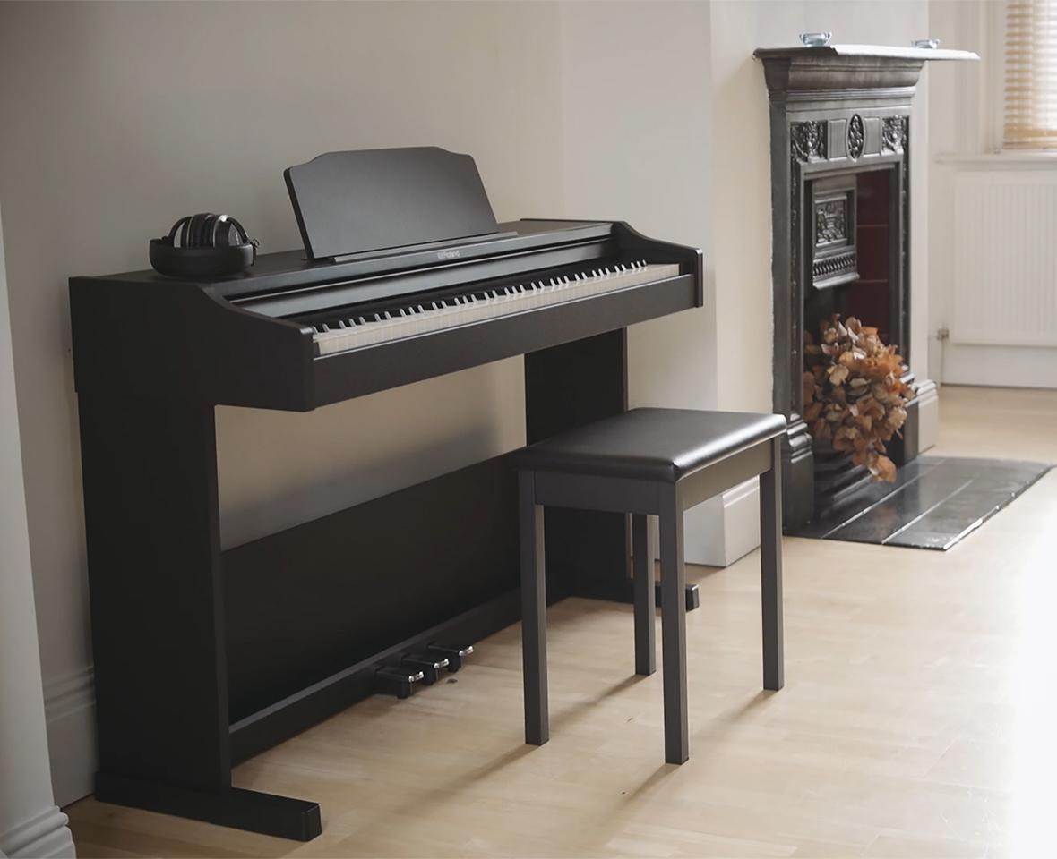 PIANO NUMERIQUE ROLAND RP102-BK