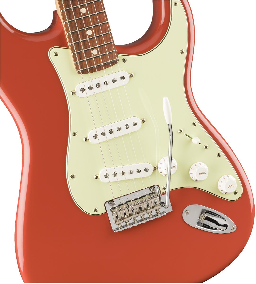 FENDER Limited Edition Player Stratocaster®, Pau Ferro Fingerboard, Fiesta Red