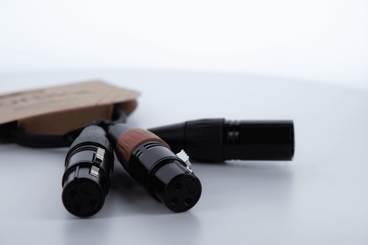 Câble CORDIAL - EY0.3MFF XLR - XLR mâle /2 XLR femelles - 0.3m