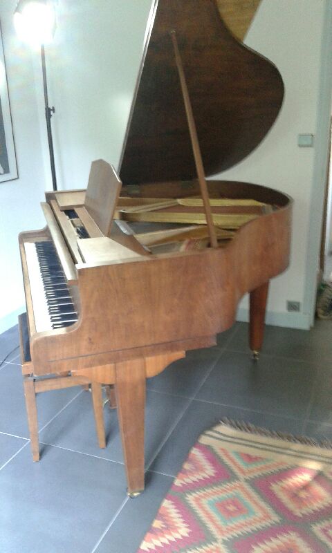 piano à queue Elkéc1/4 de queue