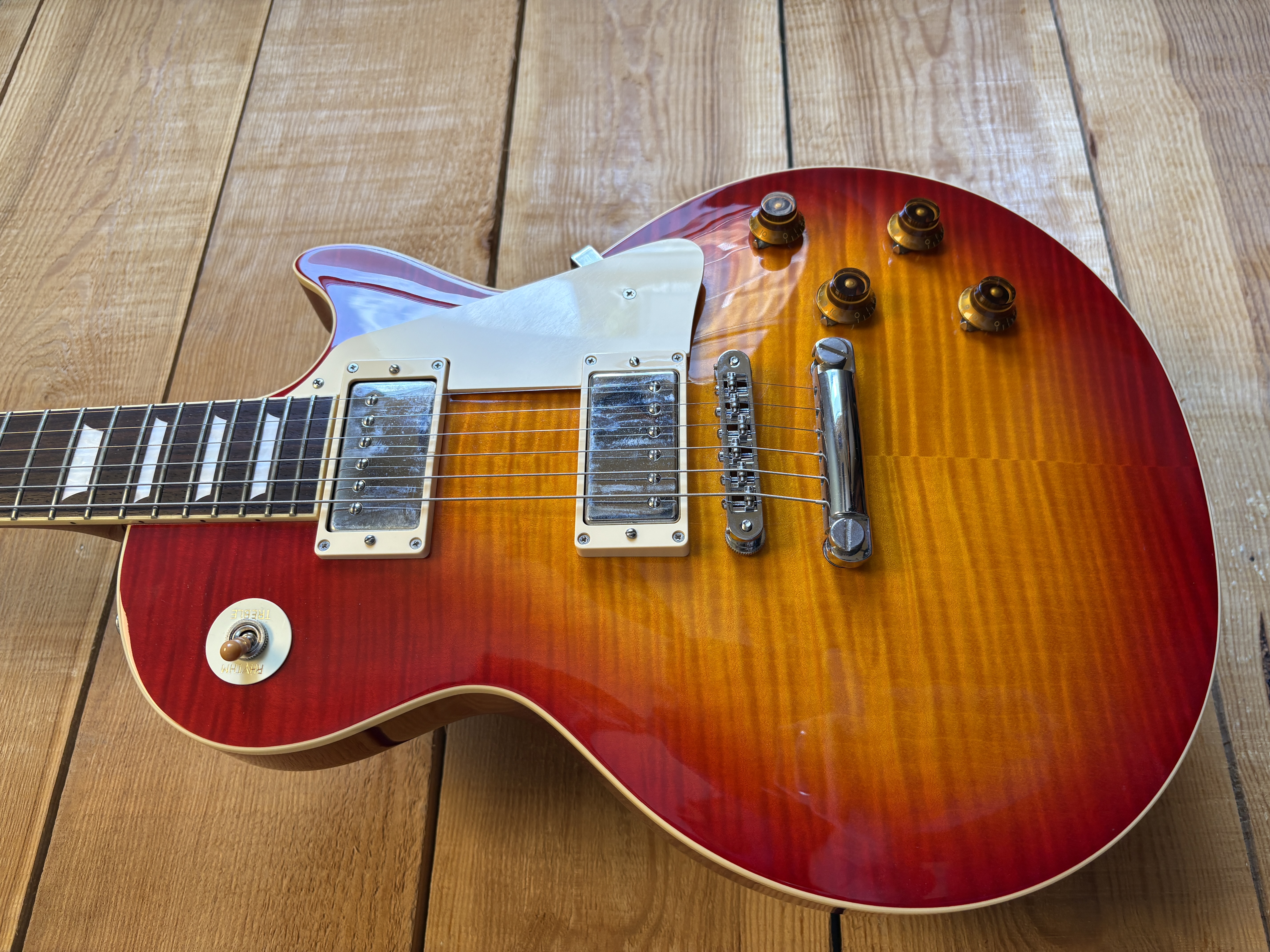Occasion Tokai LS136F Cherry Sunburst + étui rigide