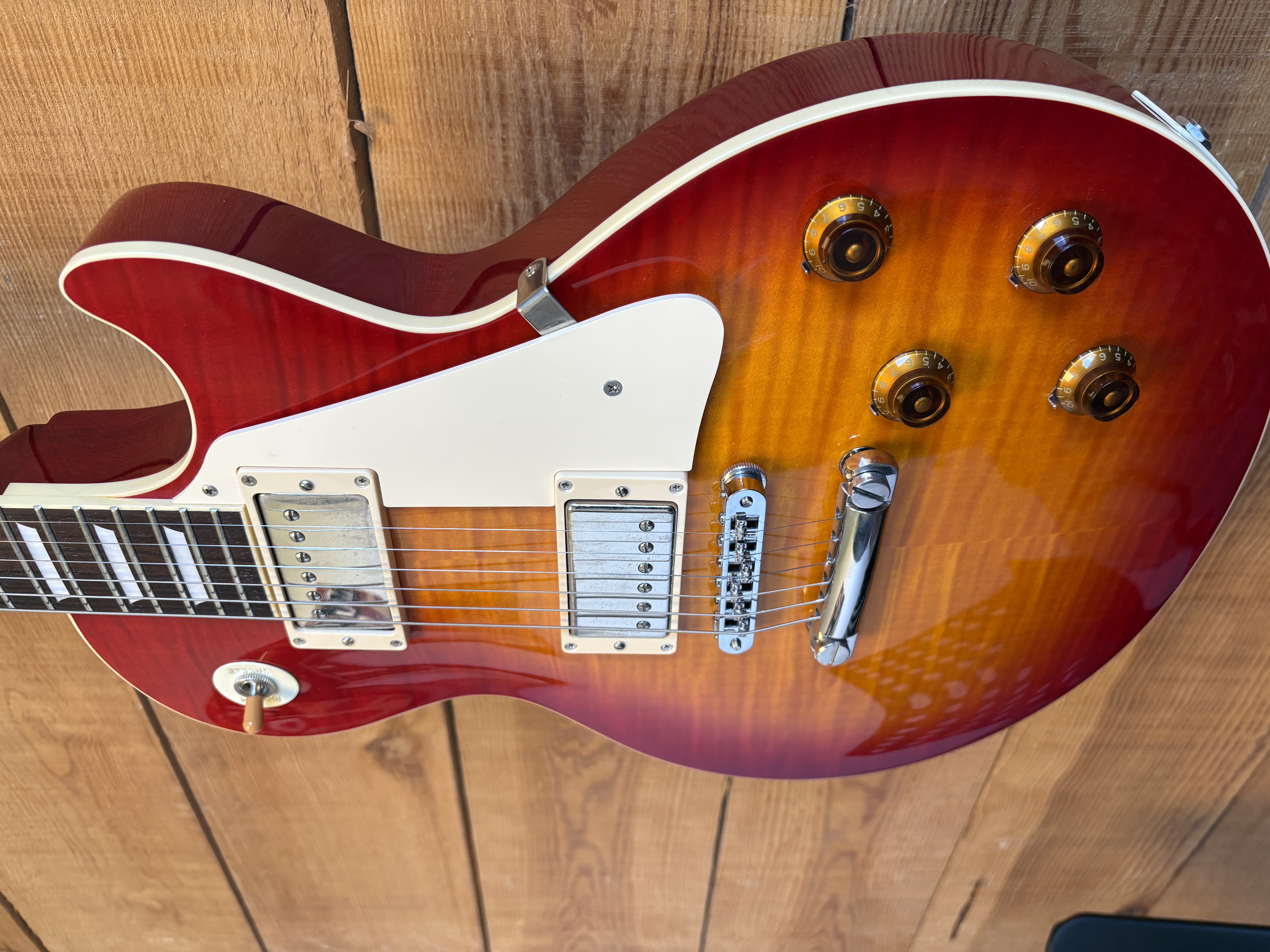 Occasion Tokai LS136F Cherry Sunburst + étui rigide