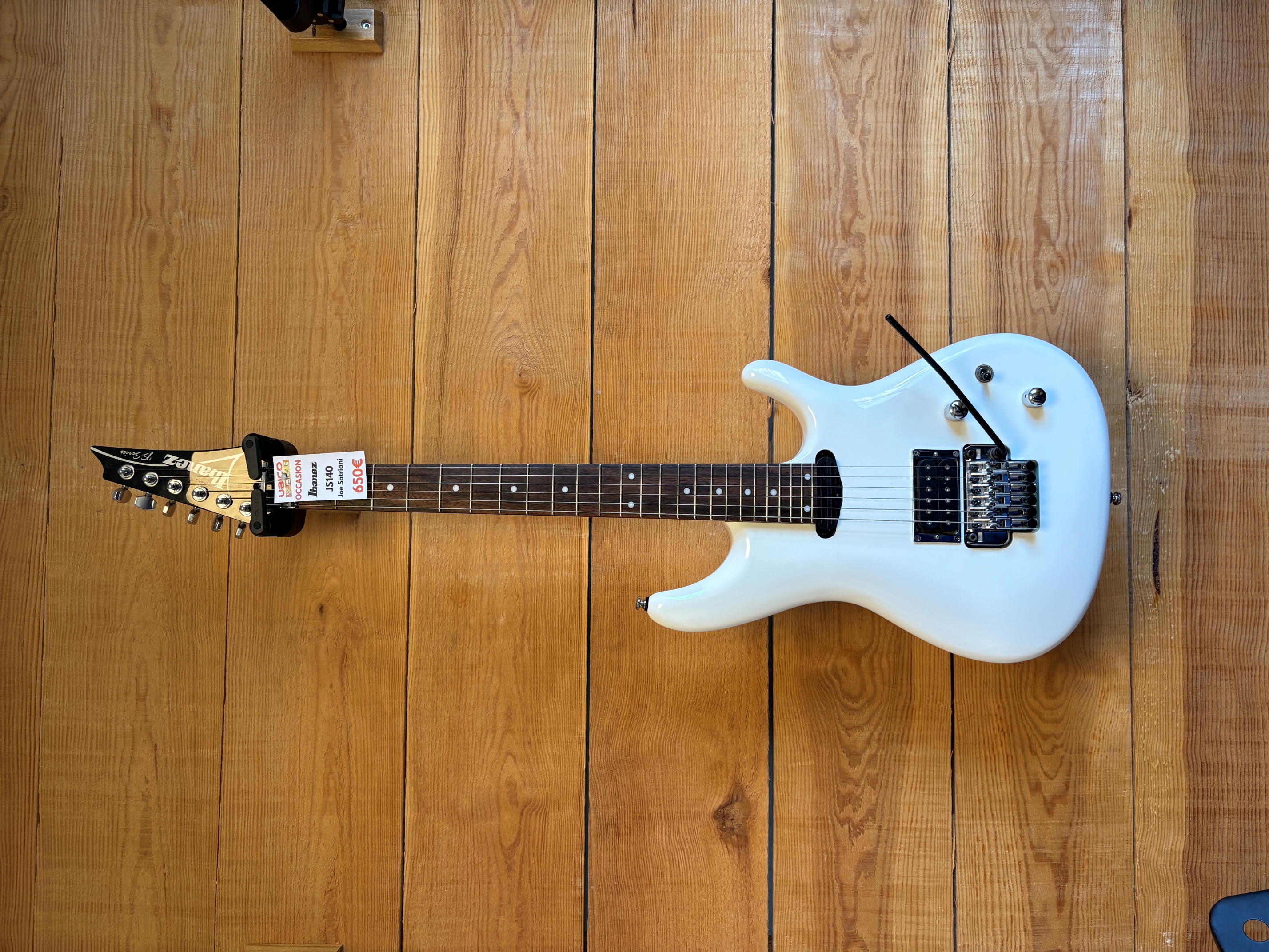 OCCASION Guitare Ibanez JS140 Joe Satriani Signature Blanc