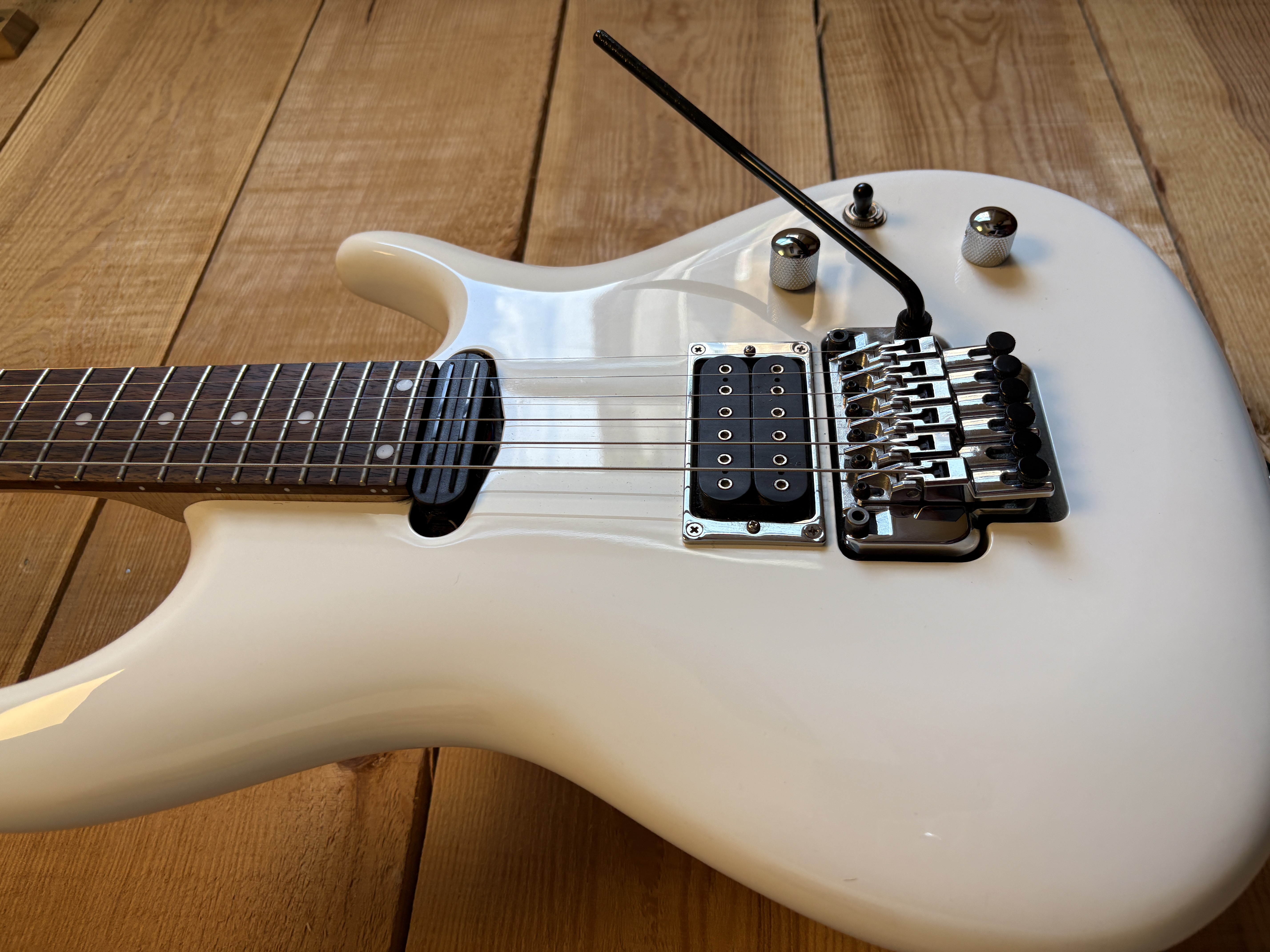 OCCASION Guitare Ibanez JS140 Joe Satriani Signature Blanc