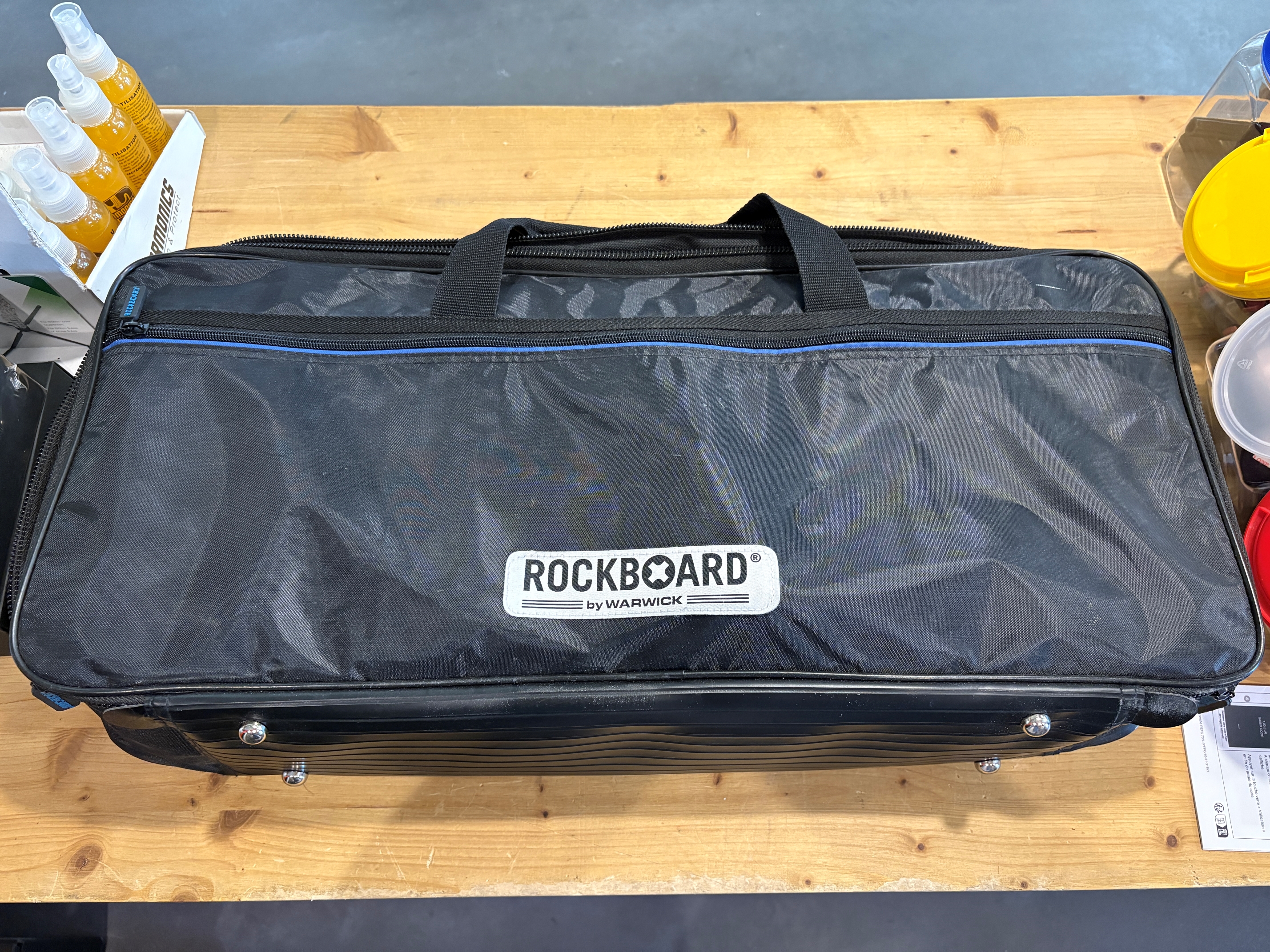 OCCASION Pedalboard Rockboard TRES 3.2 avec housse, alimentation et pedalmounts