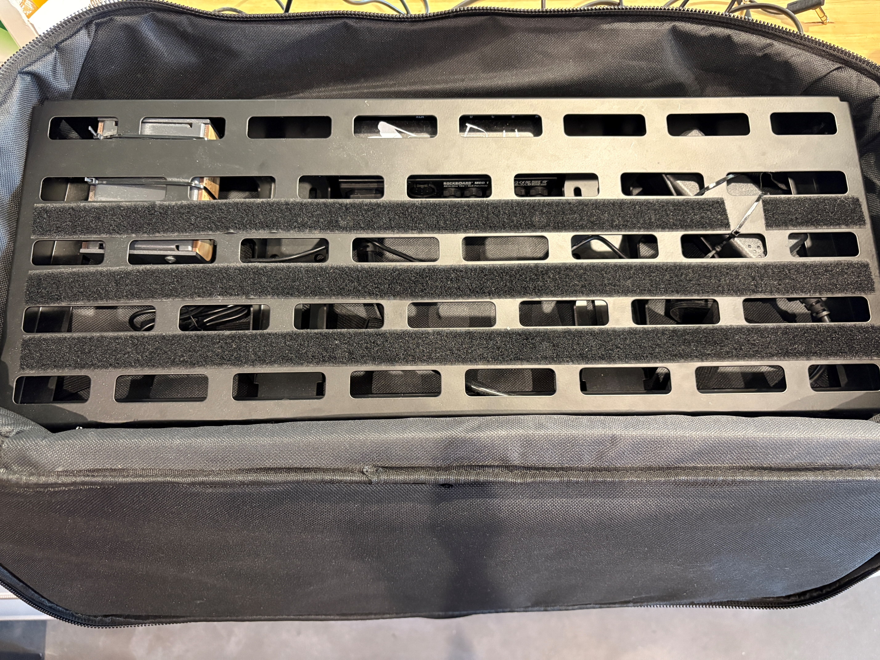 OCCASION Pedalboard Rockboard TRES 3.2 avec housse, alimentation et pedalmounts