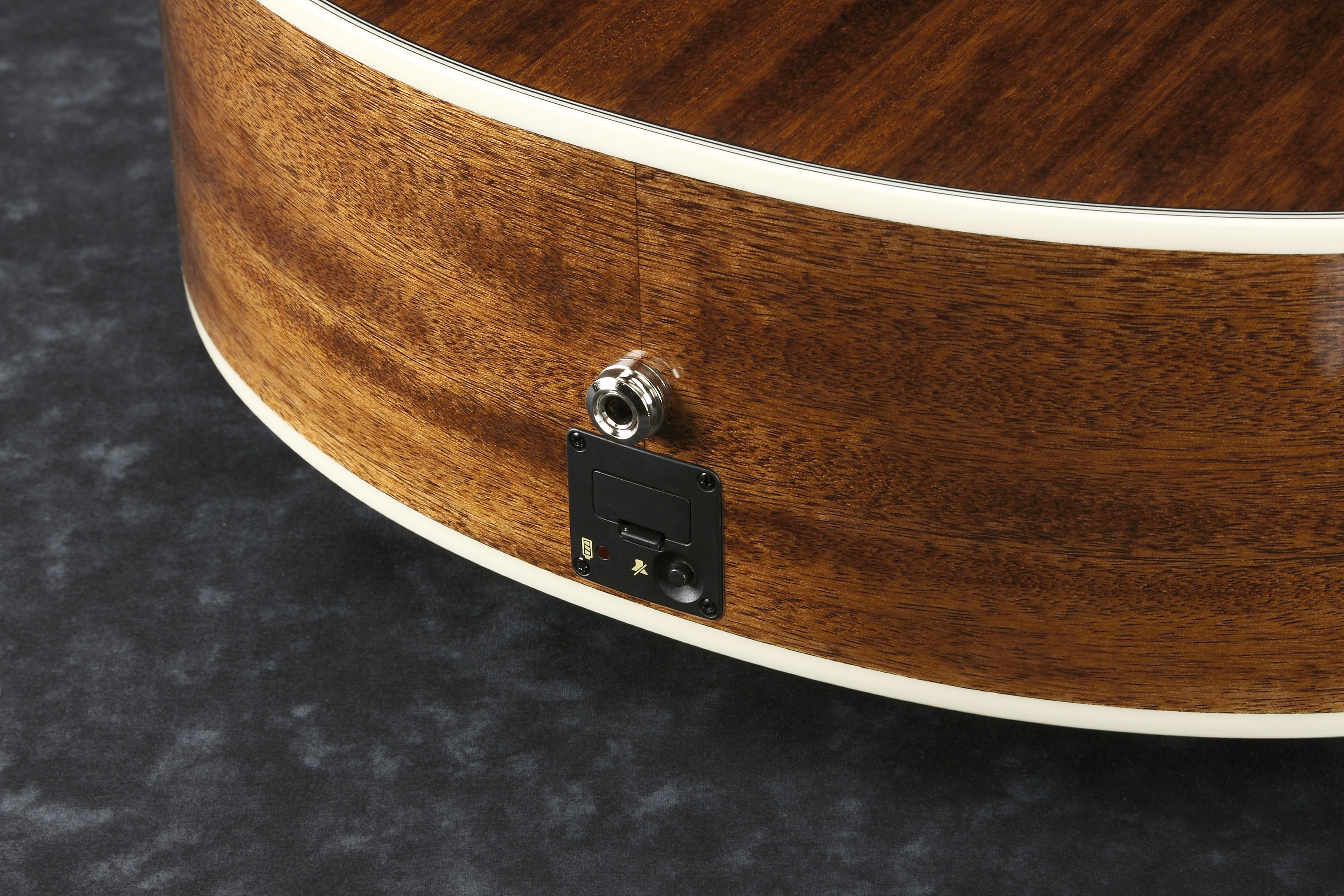 Guitare électro acoustique Ibanez AE245NT