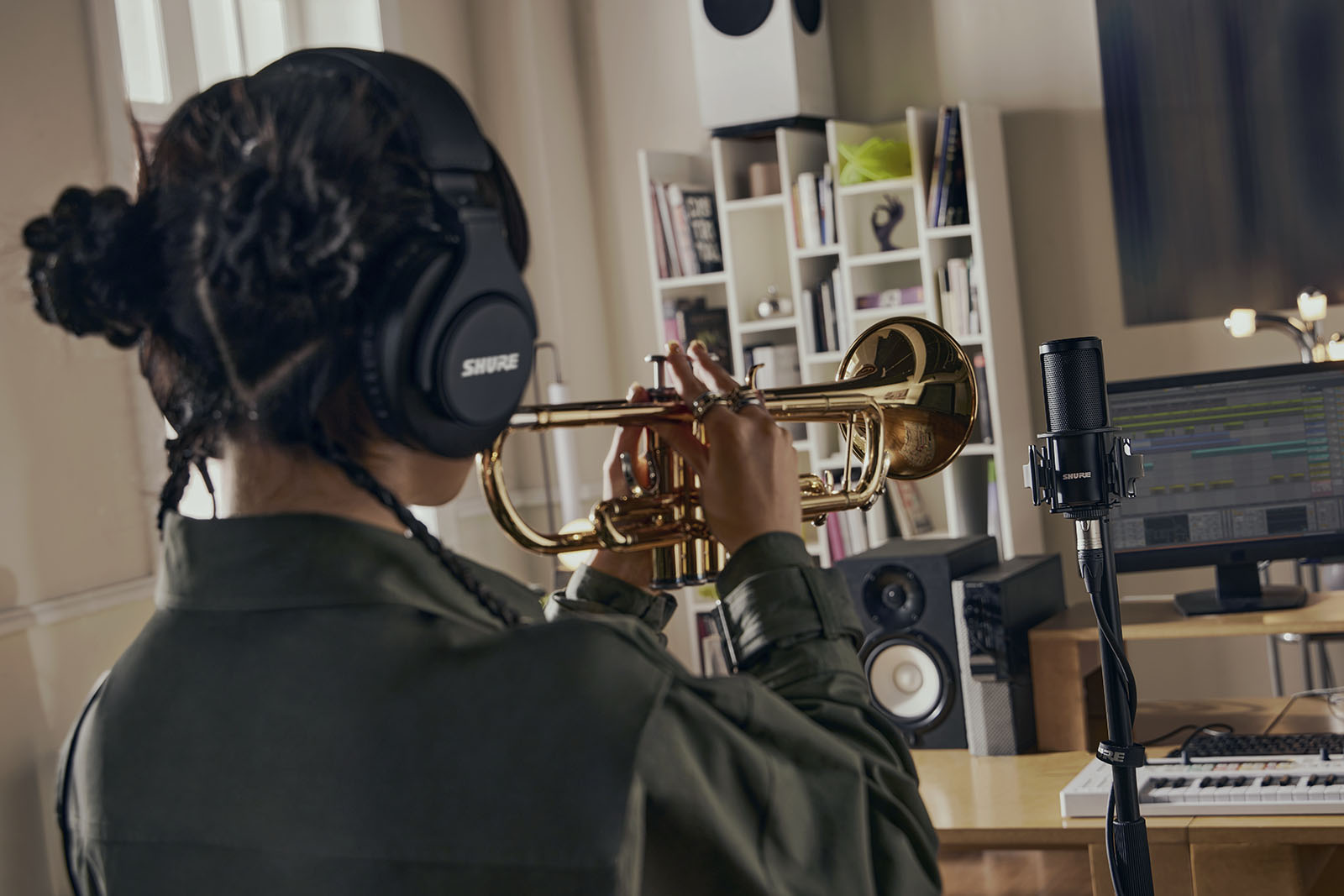 Micro SHURE SM4-K-KIT Studio - SM4 avec suspension, anti-pop et mallette