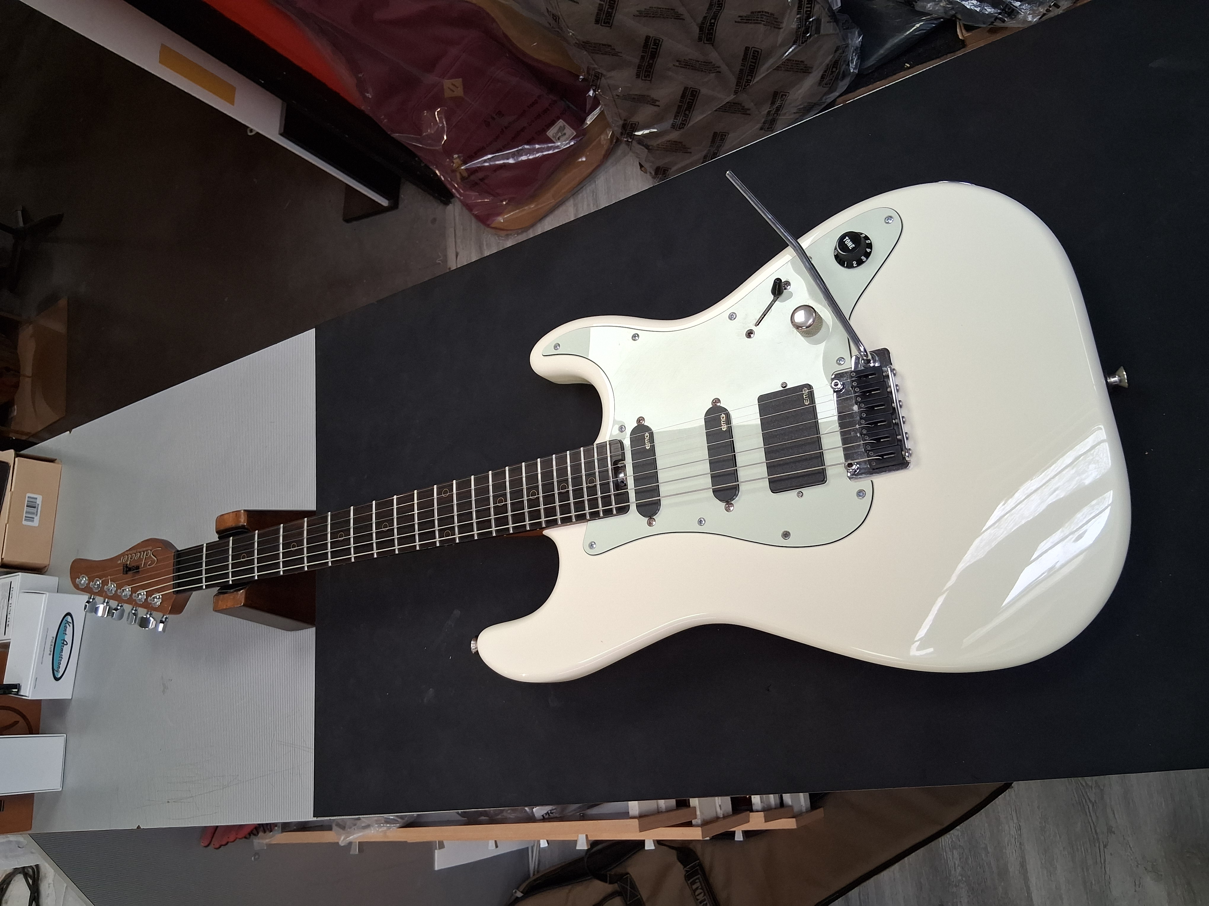 OCCASION Schecter Nick Johnston HSS - EMG - Atomic Snow