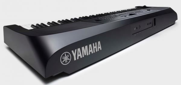 PIANO NUMERIQUE COMPACT DGX670 - YAMAHA