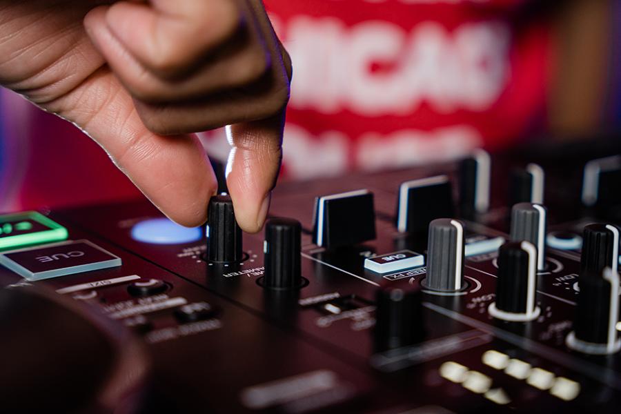 CONTROLEUR DJ DENON SCLIVE 2