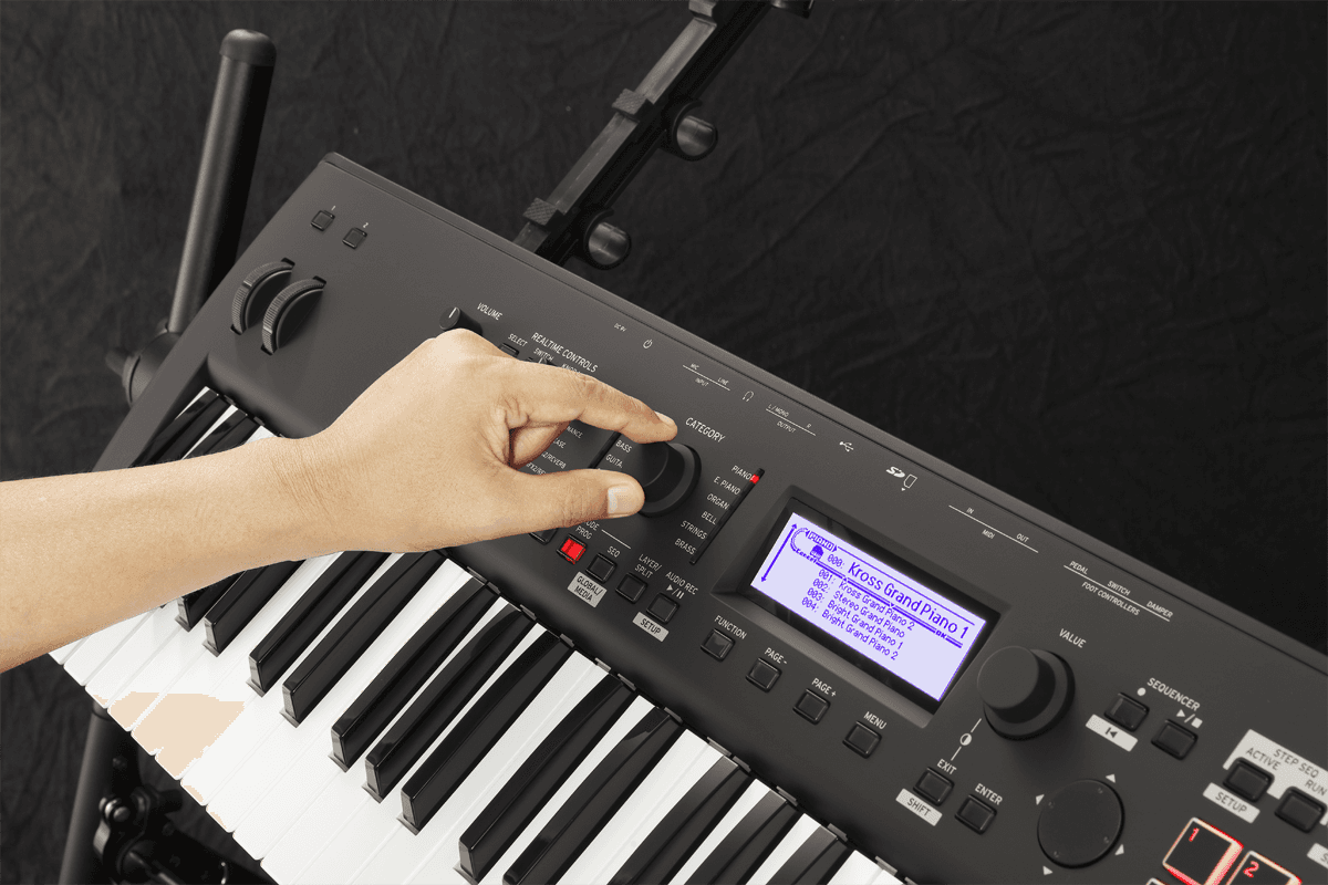 CLAVIER KORG KROSS2-61-MB 61 notes - version noir mat