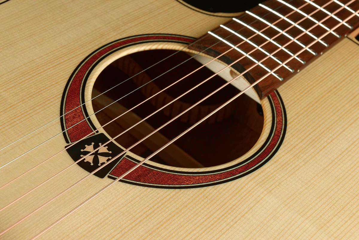 Lâg - TL70DCE-NAT Dreadnought Gaucher Cutaway Electro Natural