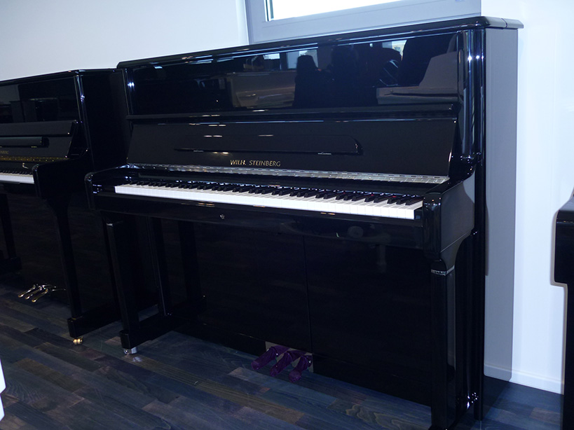 Piano Wilh STEINBERG P125 Chrome Noir