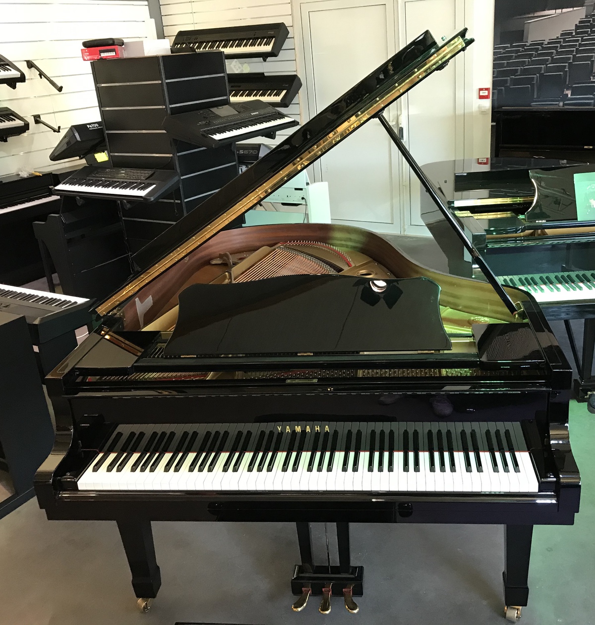 Piano à Queue YAMAHA C3 Occasion